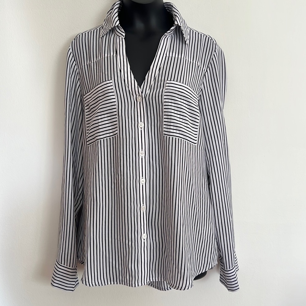 Express Petite Slim Fit Black and White Striped Portofino Shirt